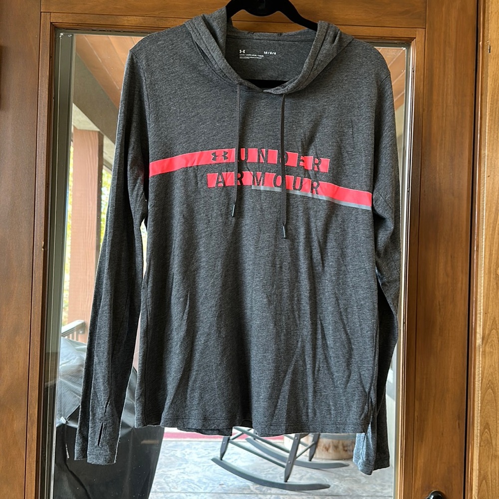 Under Armour shirt . One just once . Excellent condition